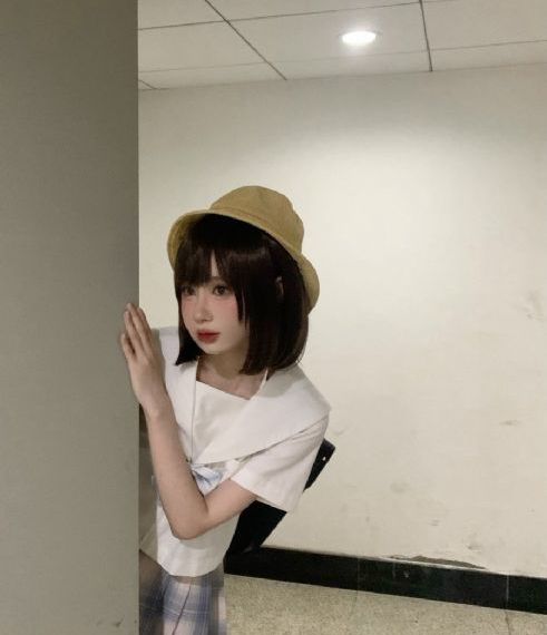 女秘书的条件在线_4K在线播放